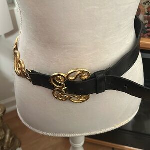 New York Studio Sz Sm Made in Italy Vtg Genuine Leather Black Belt Gold Accents